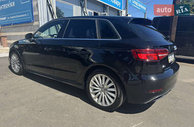 Хэтчбек Audi A3 2016 в 