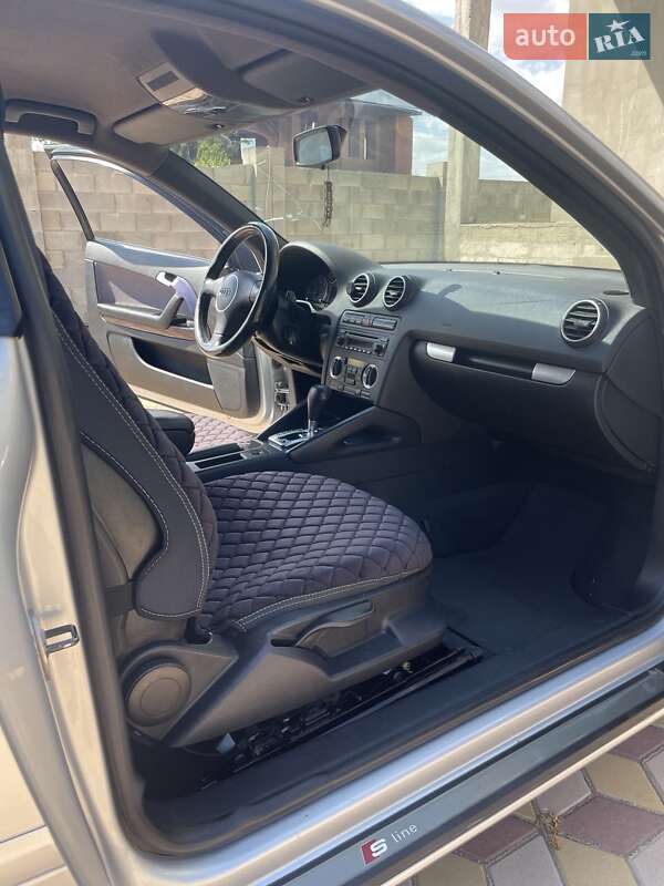 Хэтчбек Audi A3 2004 в Черноморске