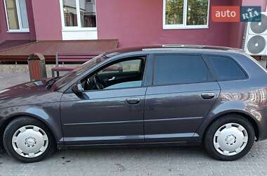 Хэтчбек Audi A3 2011 в 
