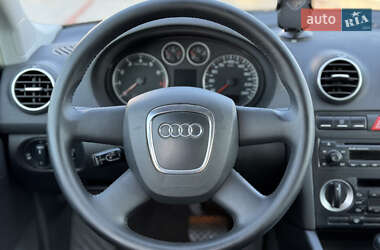 Хэтчбек Audi A3 2005 в 