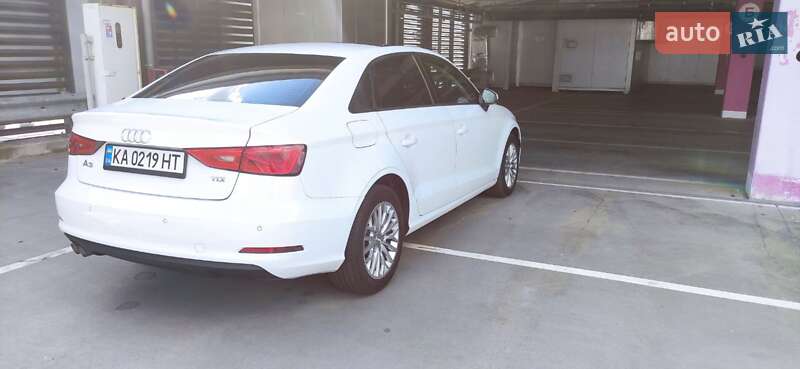 Седан Audi A3 2016 в Киеве