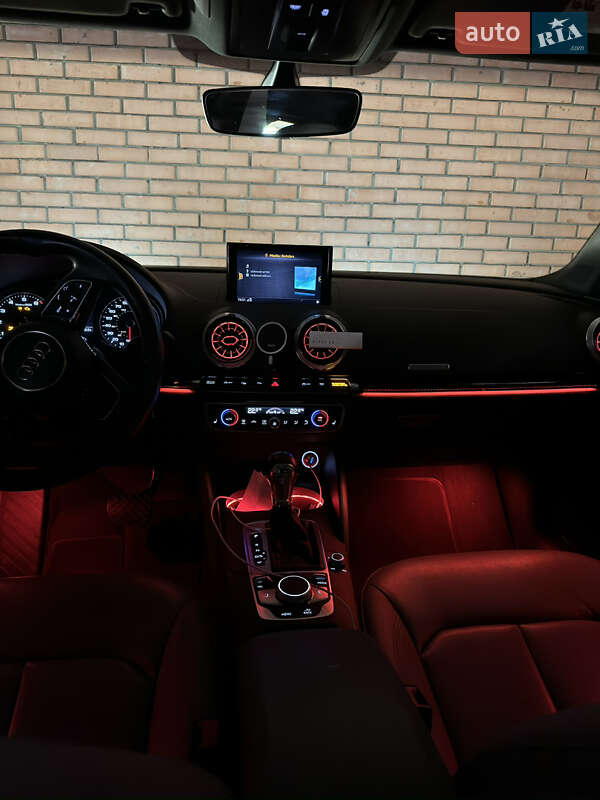 Седан Audi A3 2017 в Львові