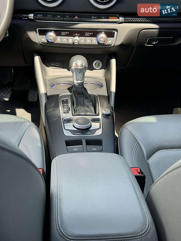 Седан Audi A3 2017 в Львові