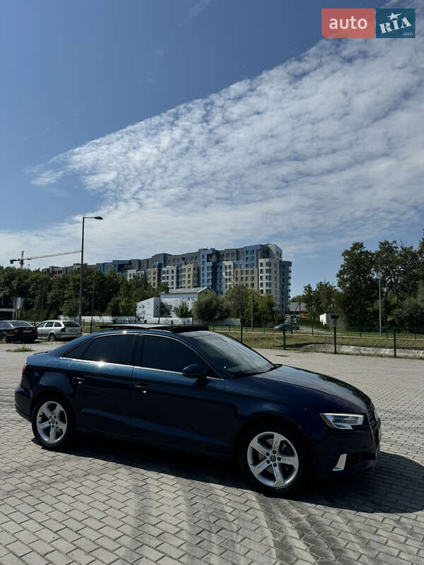 Седан Audi A3 2017 в Львові