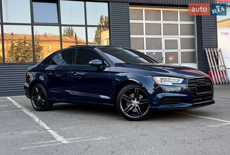 Седан Audi A3 2016 в Киеве фото Седан Audi A3 2016 в Киеве