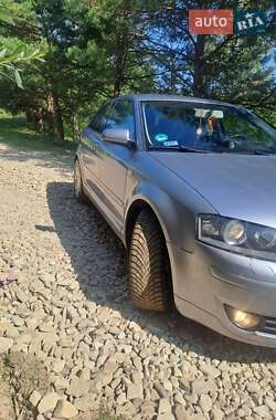 Хэтчбек Audi A3 2004 в 