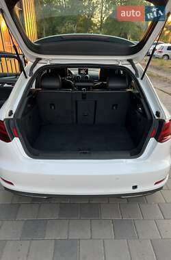 Хэтчбек Audi A3 2016 в 