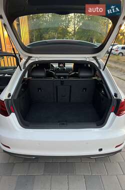 Хэтчбек Audi A3 2016 в 