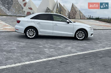 Седан Audi A3 2015 в 