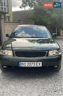 Хэтчбек Audi A3 2000 в 