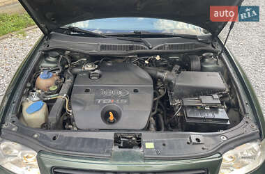 Хэтчбек Audi A3 2000 в 