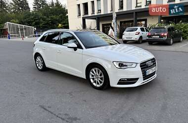 Хэтчбек Audi A3 2016 в 