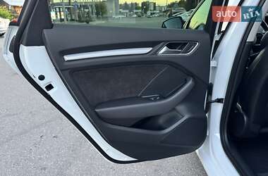 Хэтчбек Audi A3 2016 в 
