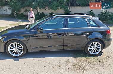 Хэтчбек Audi A3 2015 в 