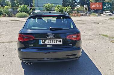 Хэтчбек Audi A3 2015 в 