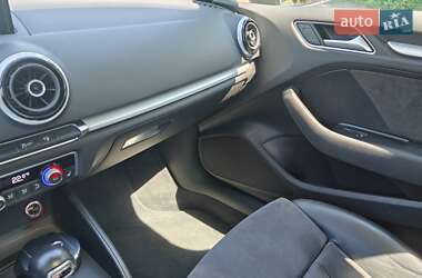Хэтчбек Audi A3 2015 в 