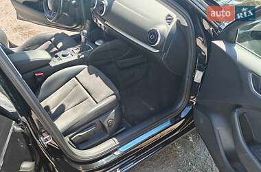 Хэтчбек Audi A3 2015 в 