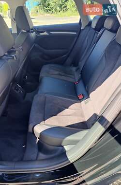 Хэтчбек Audi A3 2015 в 