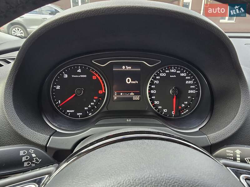 Хэтчбек Audi A3 2016 в Ахтырке