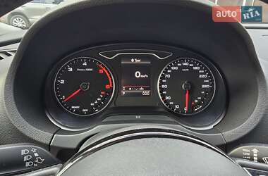 Хэтчбек Audi A3 2016 в 