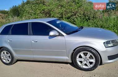 Хэтчбек Audi A3 2009 в 