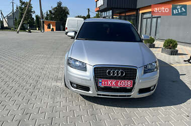 Хэтчбек Audi A3 2004 в 