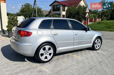 Хэтчбек Audi A3 2004 в 
