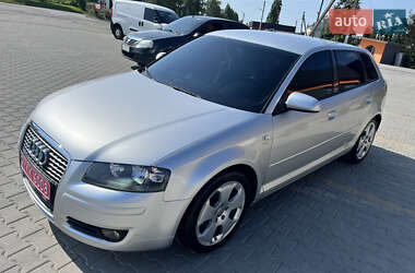 Хэтчбек Audi A3 2004 в 