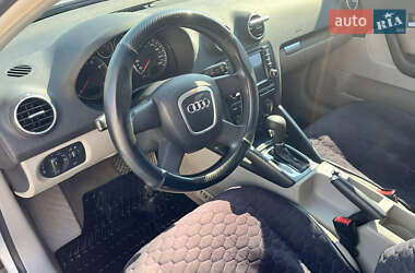 Хэтчбек Audi A3 2004 в 