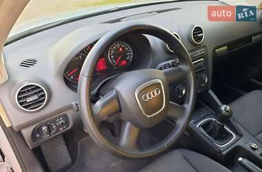Хэтчбек Audi A3 2006 в 