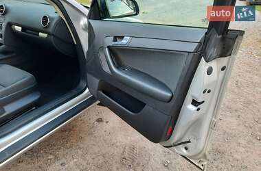 Хэтчбек Audi A3 2006 в 