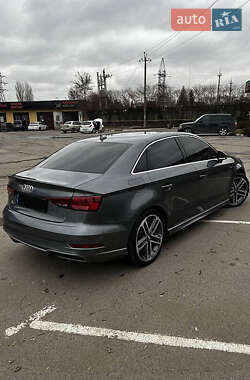 Седан Audi A3 2017 в 