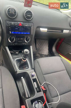 Хэтчбек Audi A3 2003 в 
