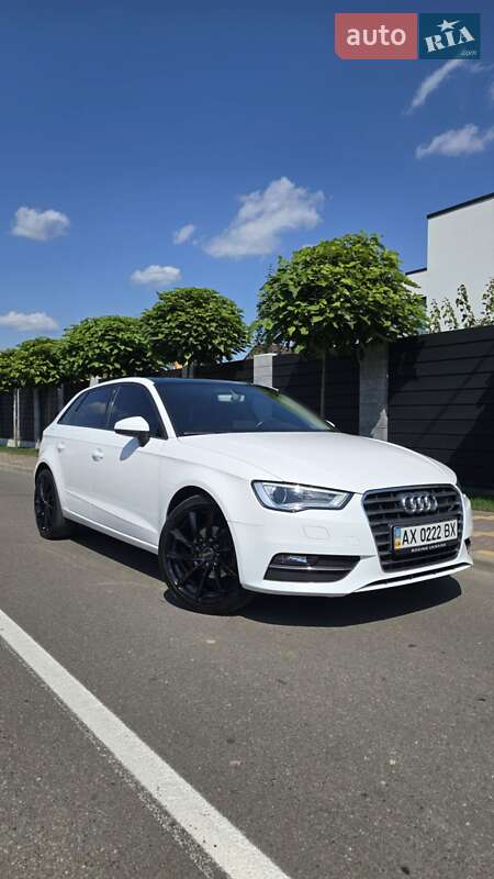 Хэтчбек Audi A3 2015 в Киеве