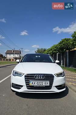 Хэтчбек Audi A3 2015 в 
