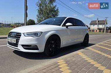Хэтчбек Audi A3 2015 в 