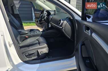 Хэтчбек Audi A3 2015 в 