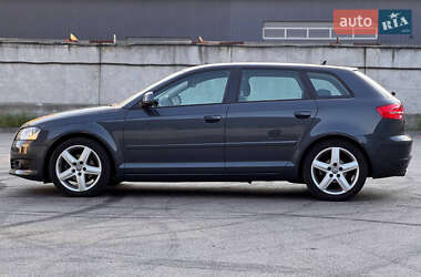 Хэтчбек Audi A3 2009 в 