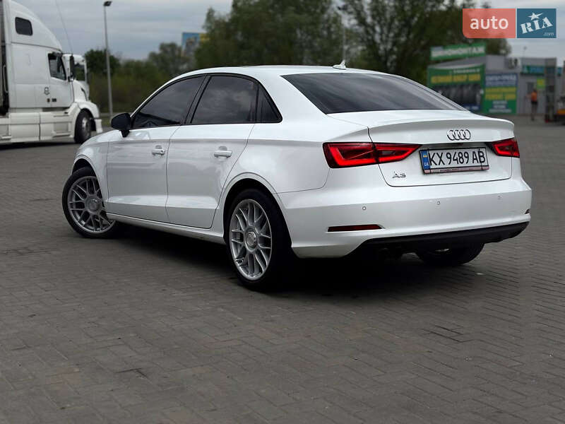 Седан Audi A3 2015 в Харькове