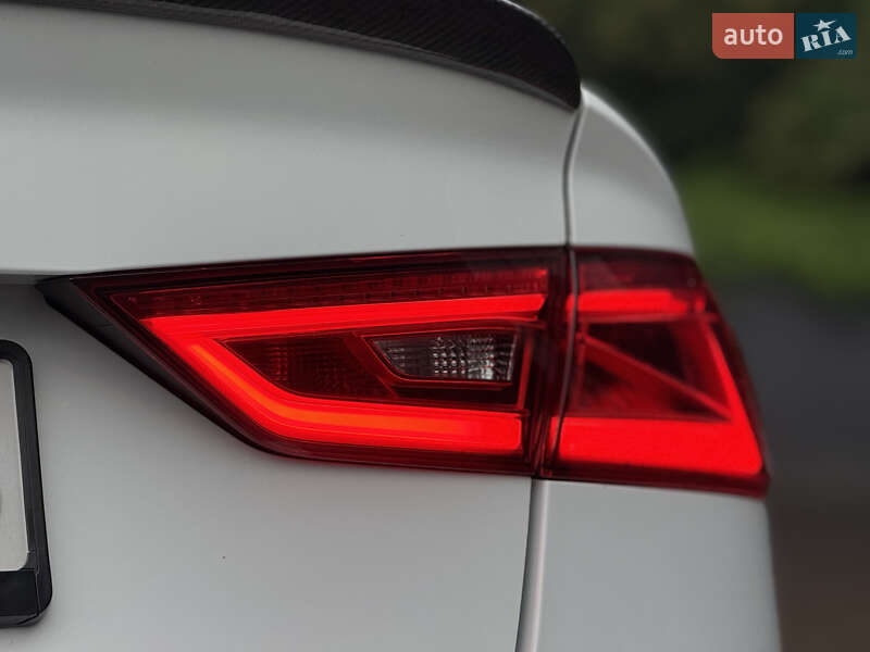 Седан Audi A3 2014 в Ужгороде