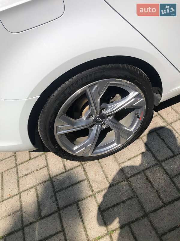 Хетчбек Audi A3 2016 в Львові