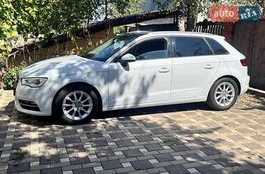 Хэтчбек Audi A3 2016 в 