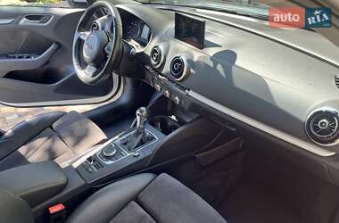 Хэтчбек Audi A3 2016 в 