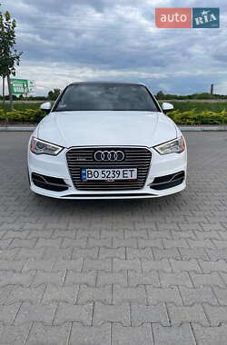 Хэтчбек Audi A3 2016 в 