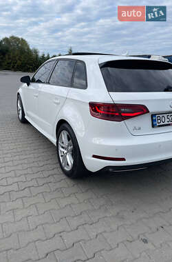 Хэтчбек Audi A3 2016 в 
