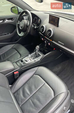 Хэтчбек Audi A3 2016 в 
