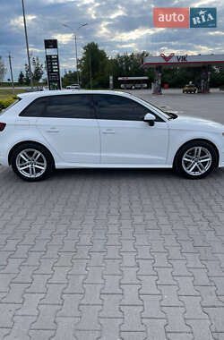 Хэтчбек Audi A3 2016 в 