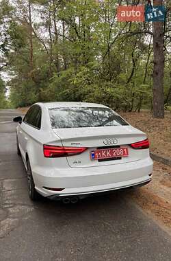 Седан Audi A3 2017 в 