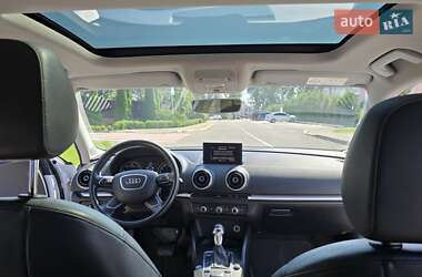 Хэтчбек Audi A3 2015 в 