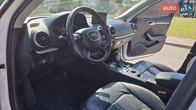 Хэтчбек Audi A3 2015 в Киеве